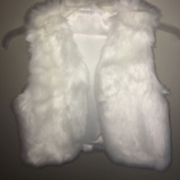 ricrac and ruffles Jackets & Blazers - Ricrac and ruffles  white fur vest girls 10